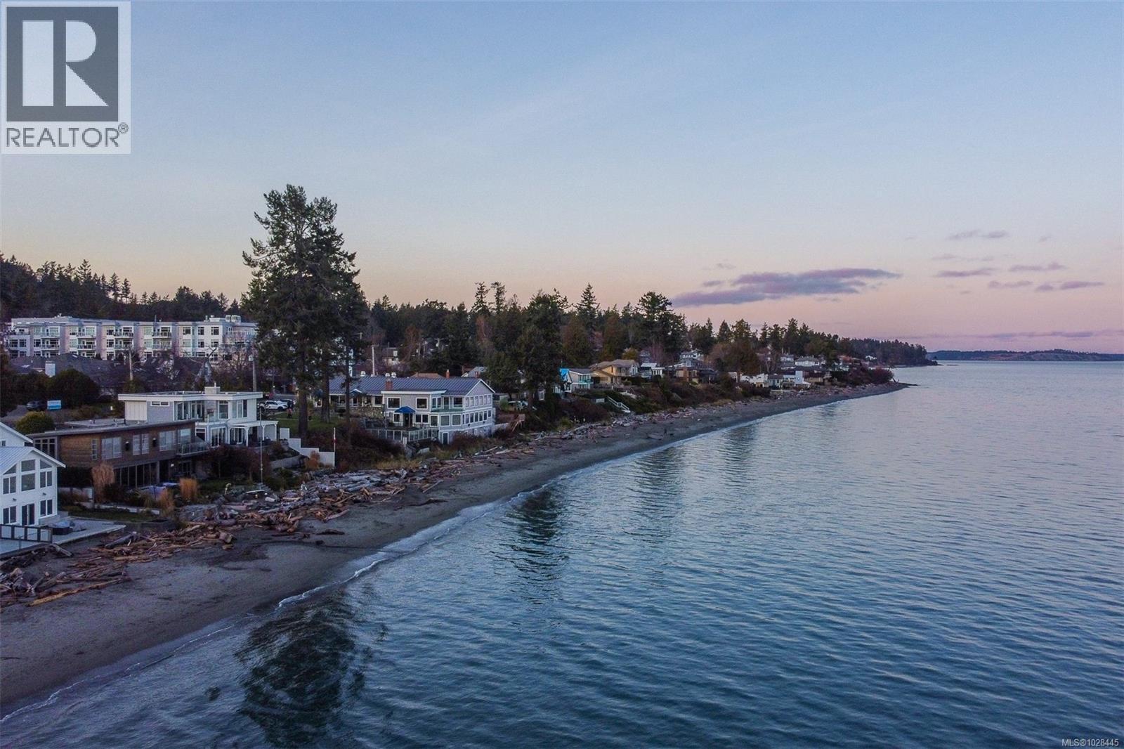 5090 CORDOVA BAY RD - Image 2