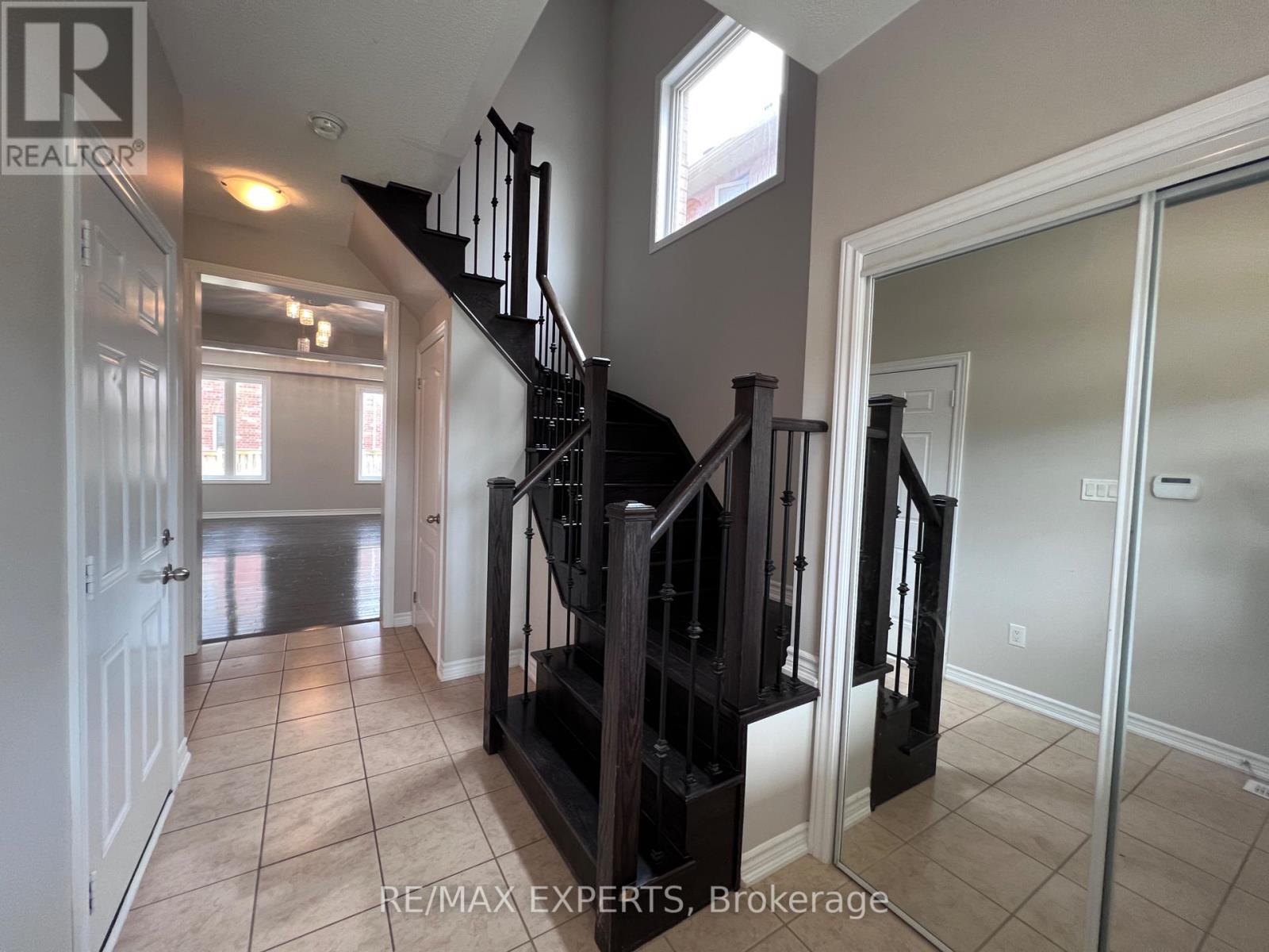 2205 DAWSON CRESCENT - 10