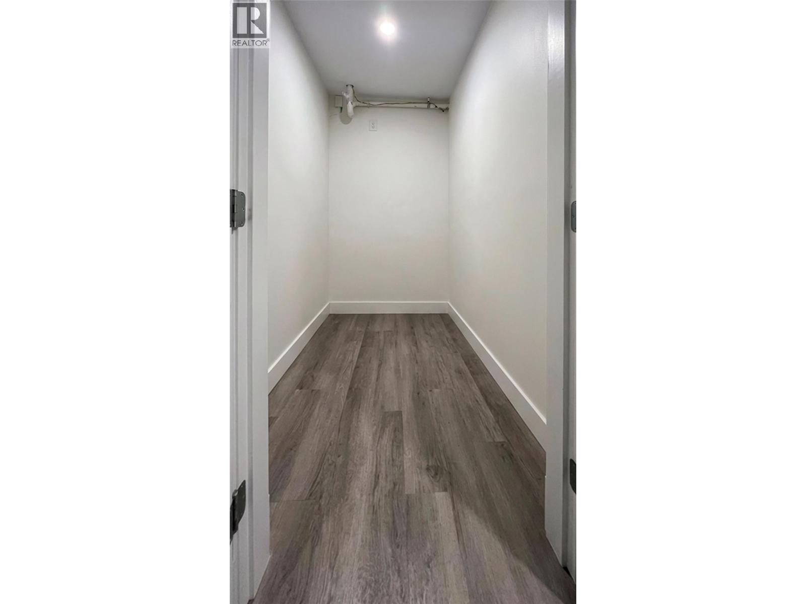 305 1075 Bernard Avenue, Kelowna