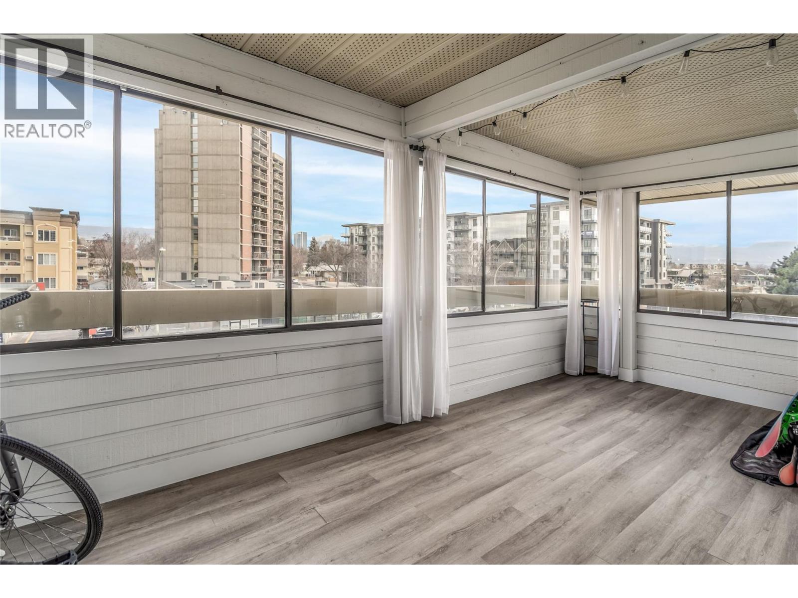 #305 1075 Bernard Avenue - 18