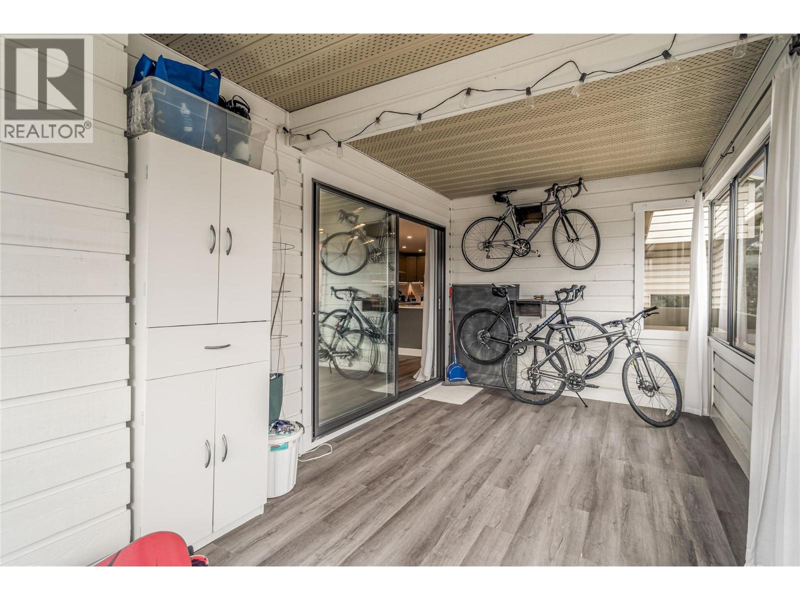 #305 1075 Bernard Avenue - 19