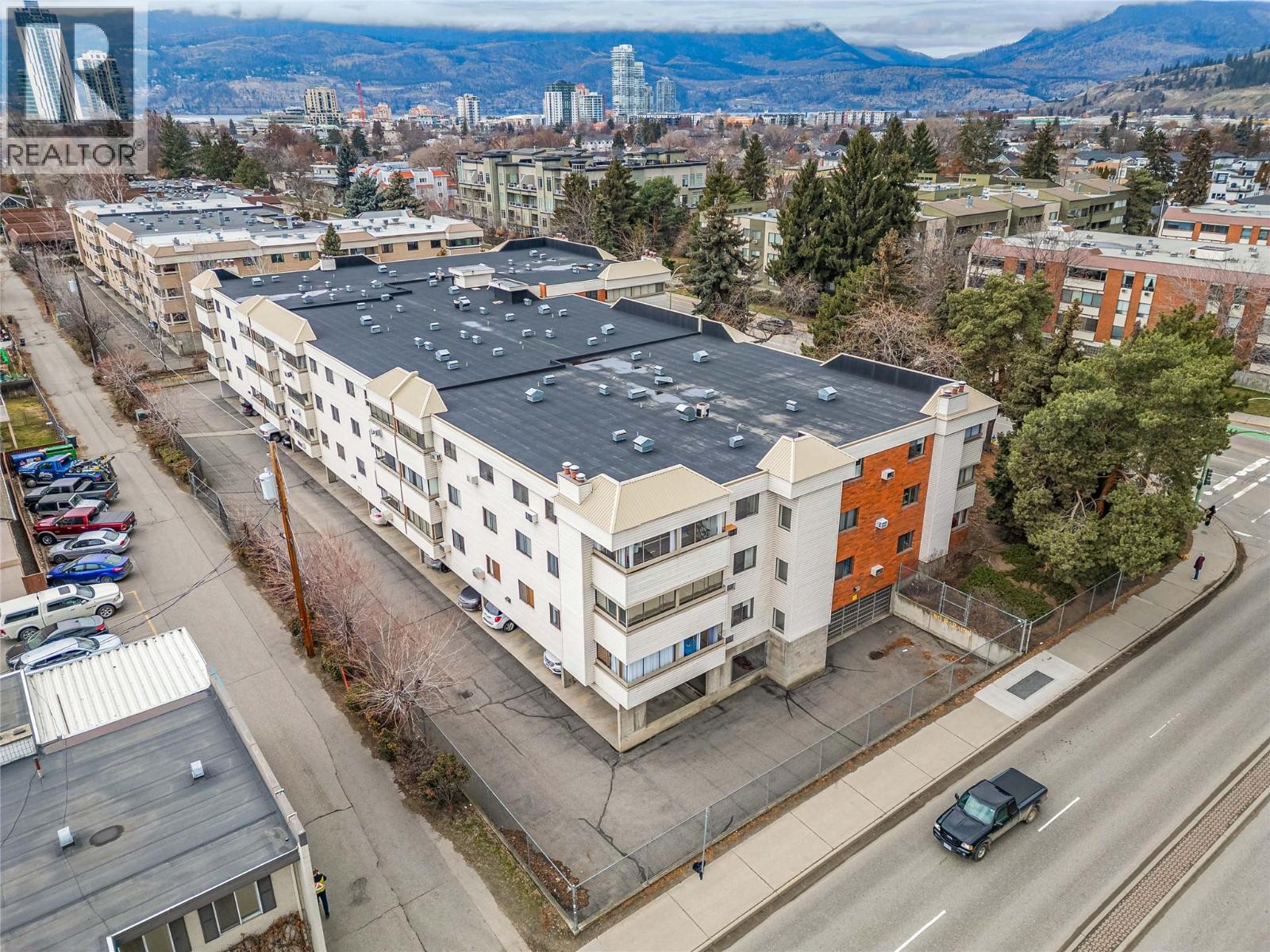 305 1075 Bernard Avenue, Kelowna