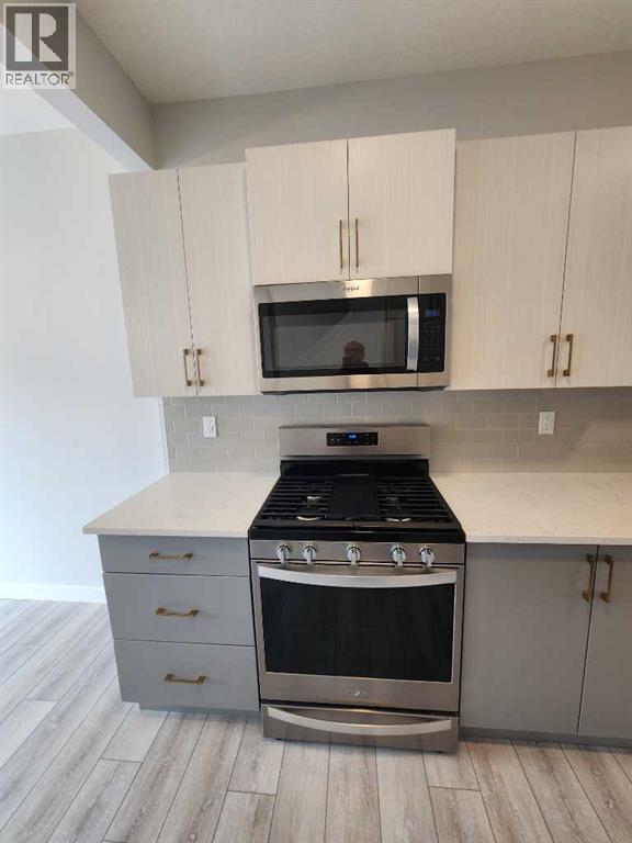 Single Family House for Sale in  Tuscany Summit Square NW Tuscany Calgary 