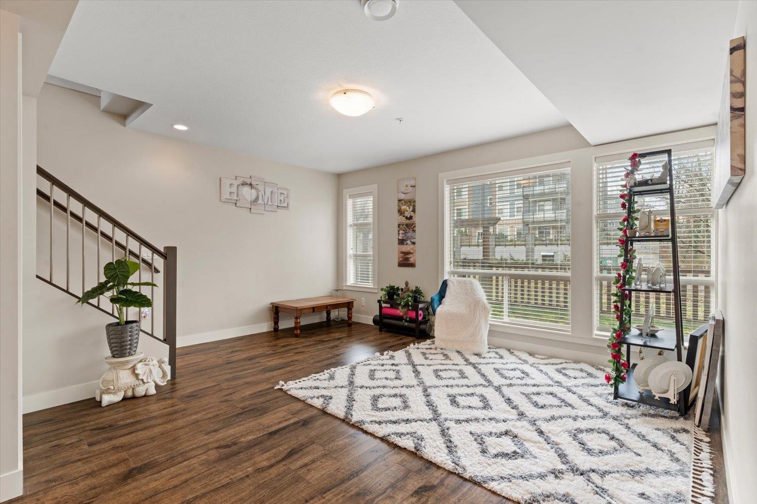 5 8413 MIDTOWN WAY, Chilliwack Proper South, Chilliwack