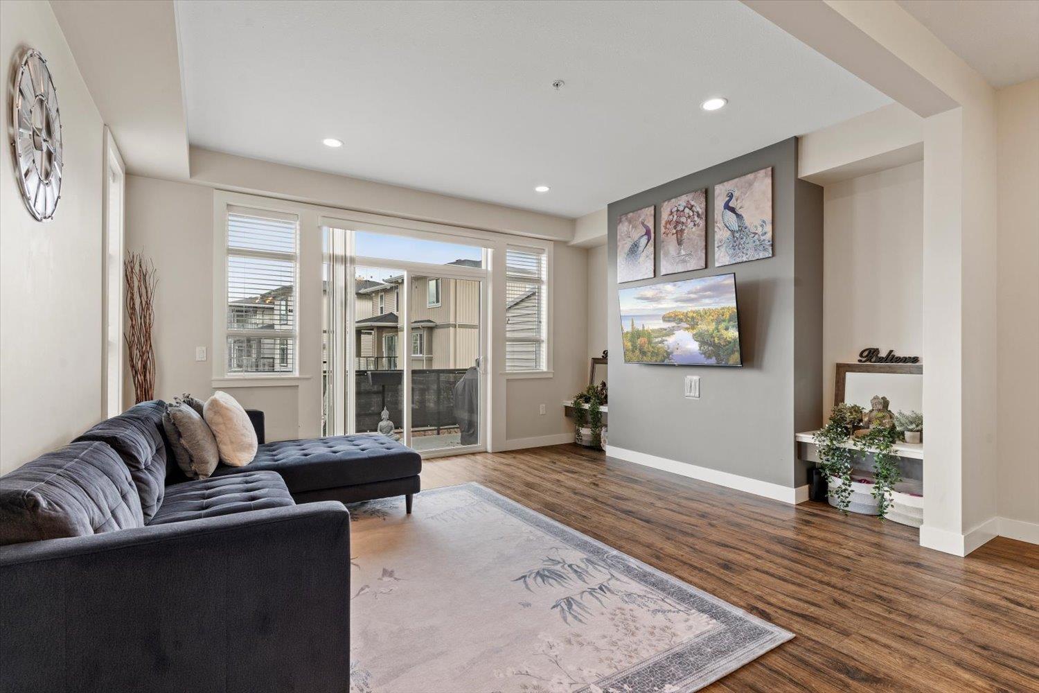 5 8413 MIDTOWN WAY, Chilliwack Proper South, Chilliwack