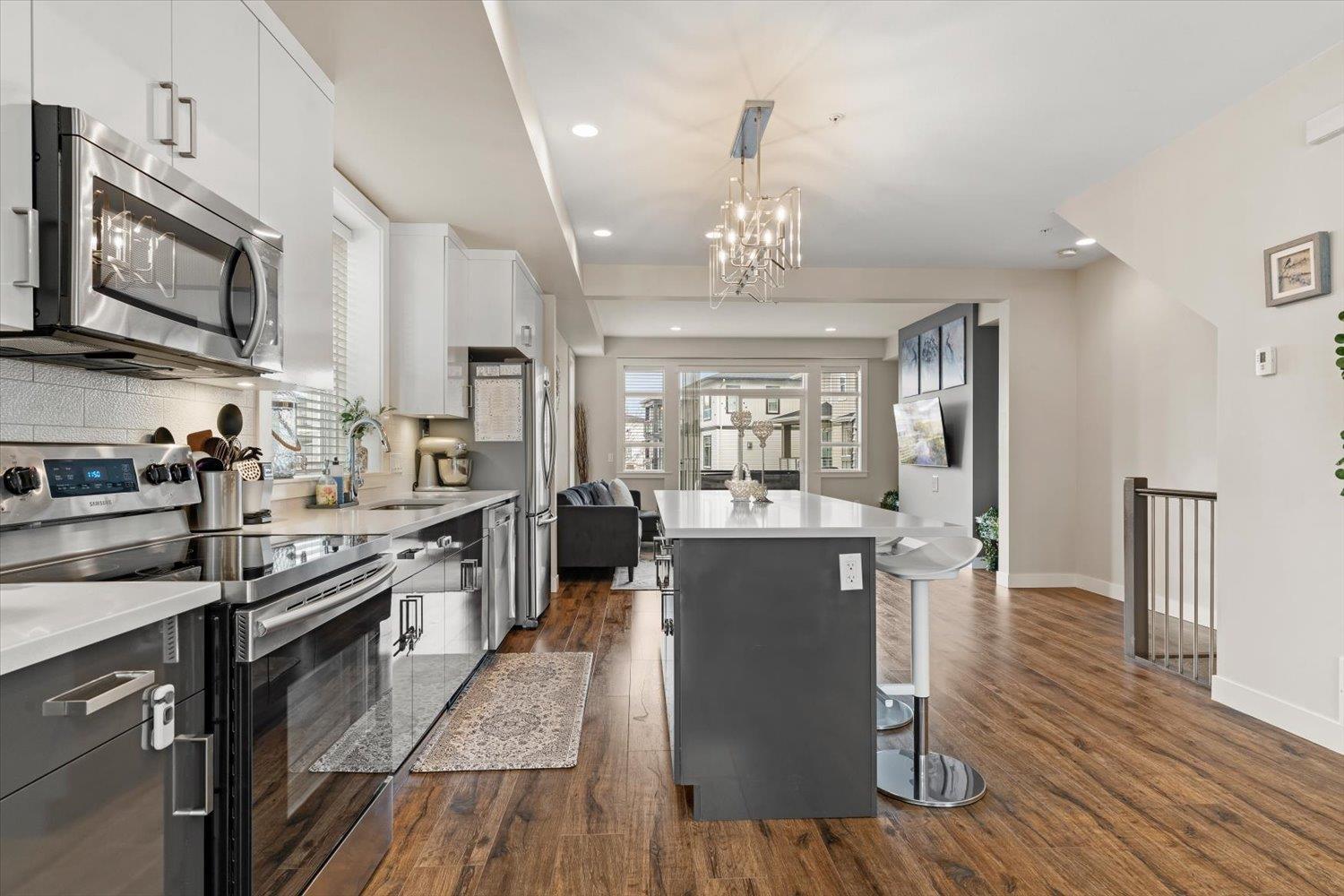 5 8413 MIDTOWN WAY, Chilliwack Proper South, Chilliwack