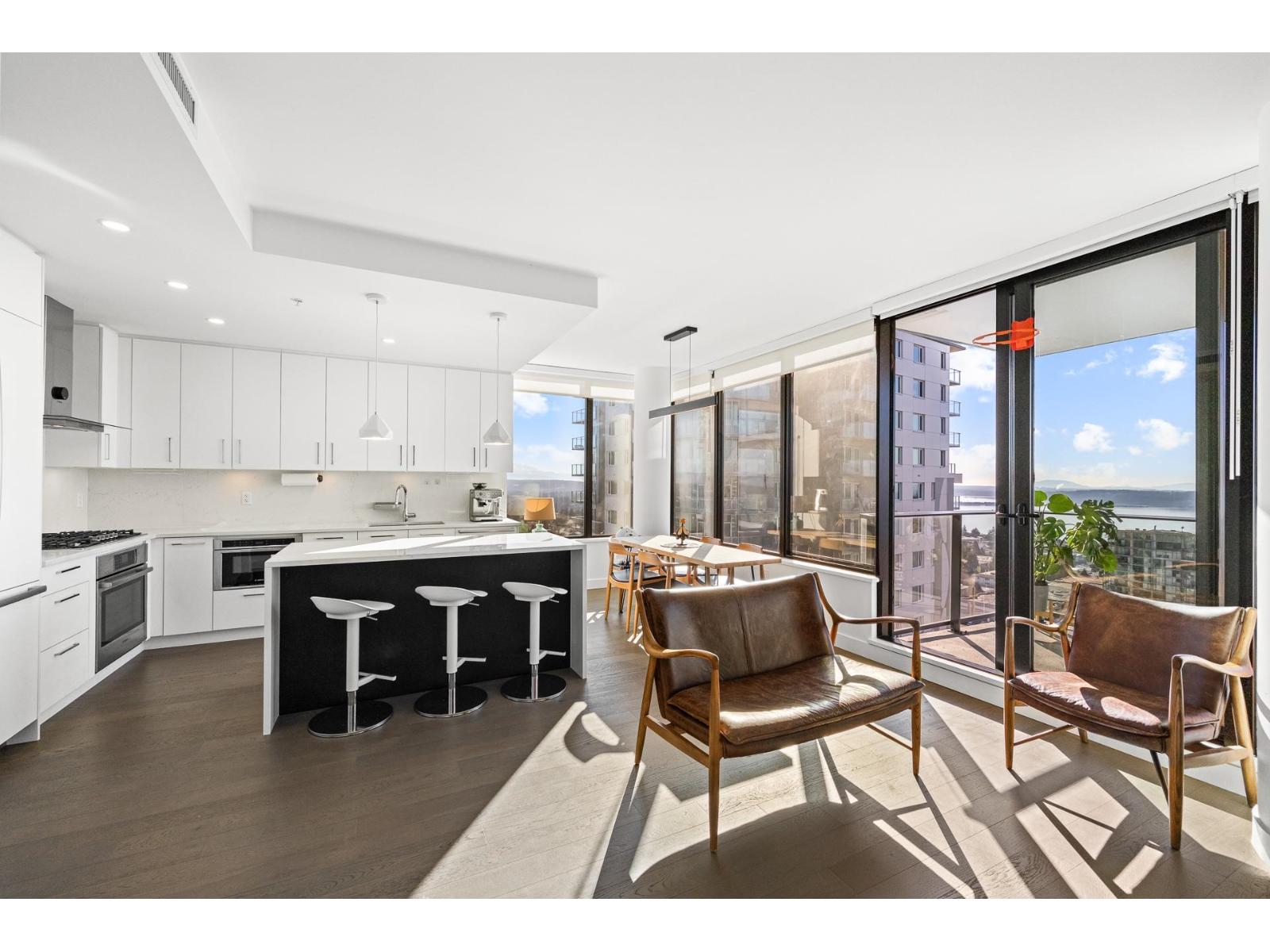 2104 1588 JOHNSTON ROAD, Surrey