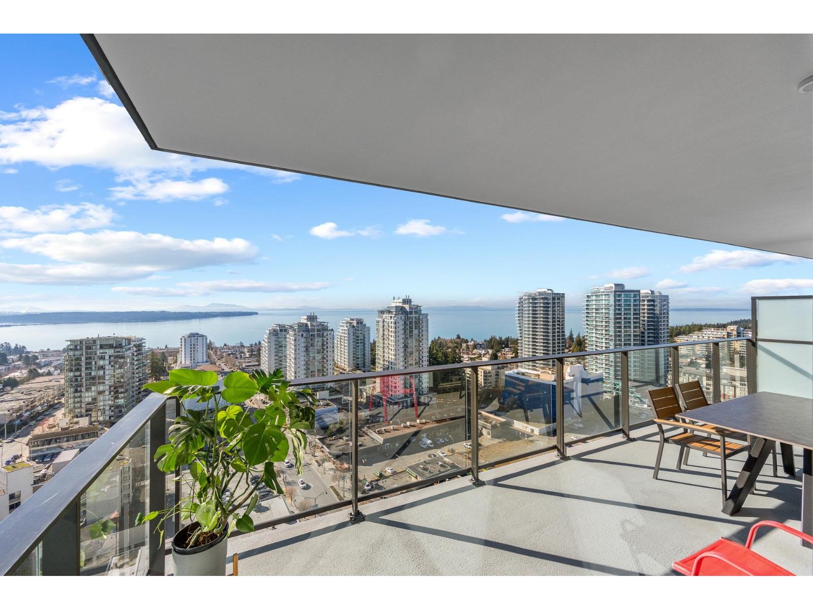 2104 1588 JOHNSTON ROAD, Surrey