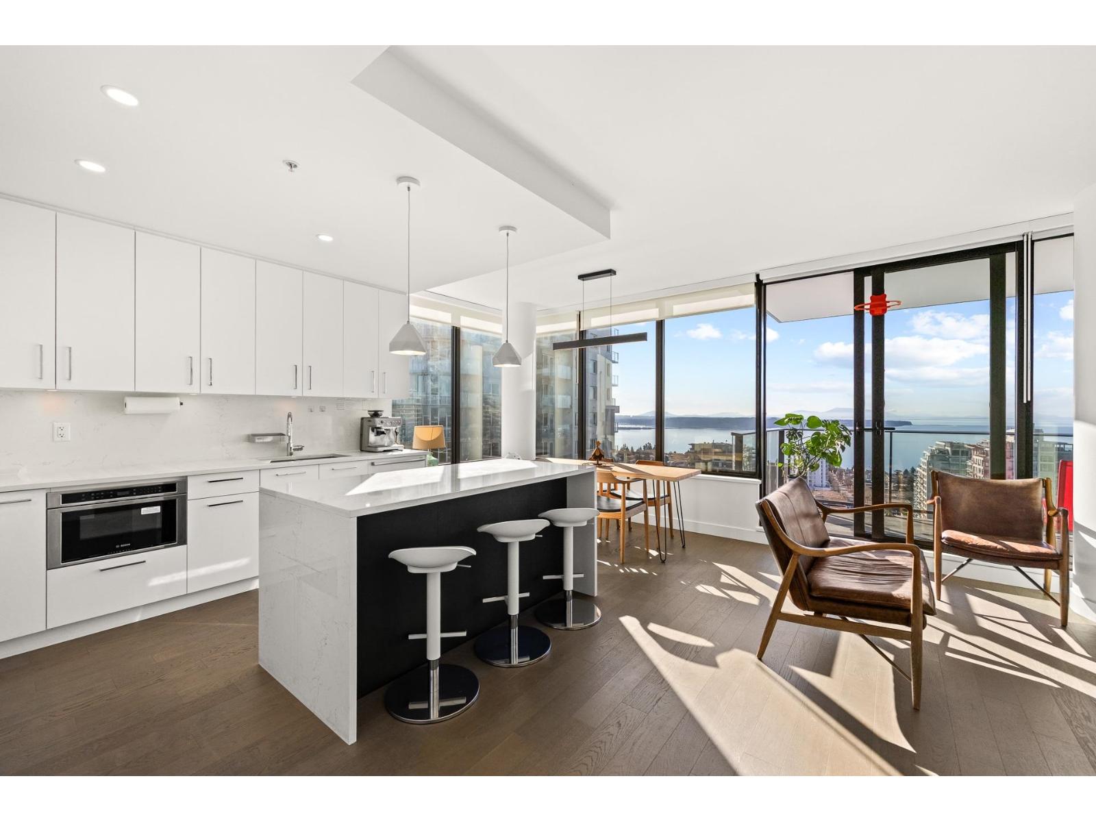 2104 1588 JOHNSTON ROAD, Surrey