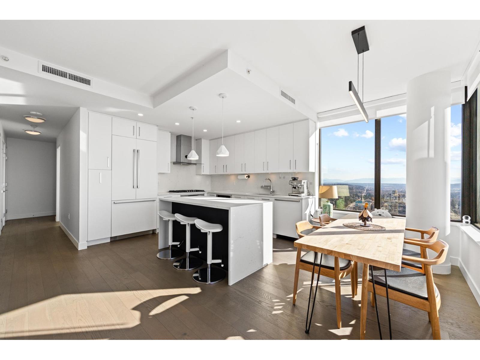 2104 1588 JOHNSTON ROAD, Surrey