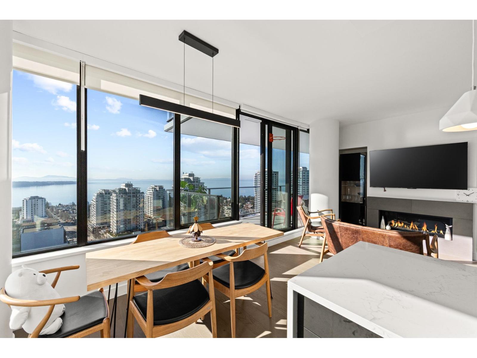 2104 1588 JOHNSTON ROAD, Surrey