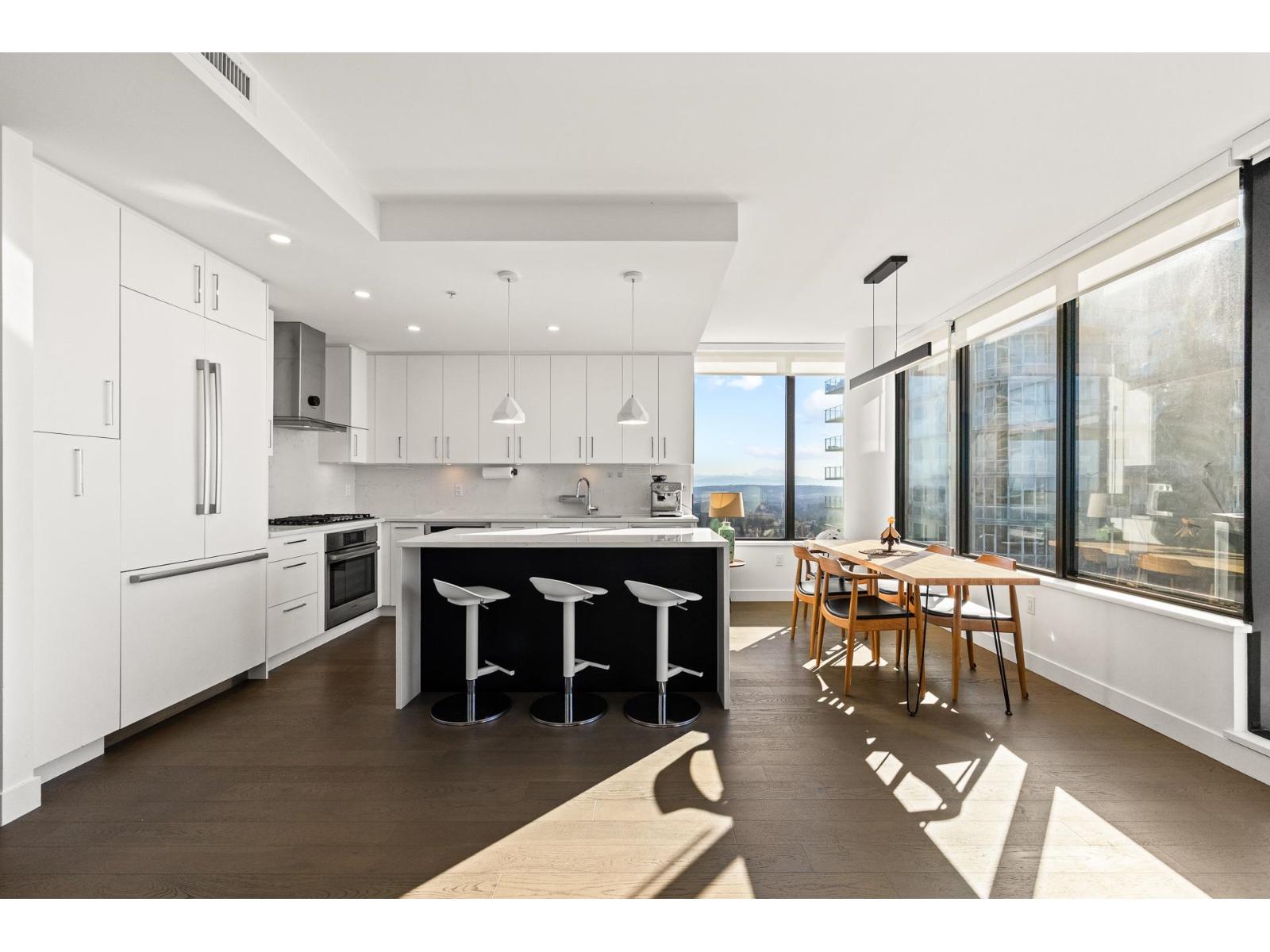 2104 1588 JOHNSTON ROAD, Surrey