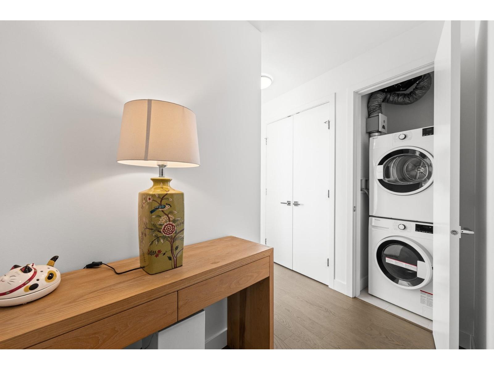 2104 1588 JOHNSTON ROAD, Surrey