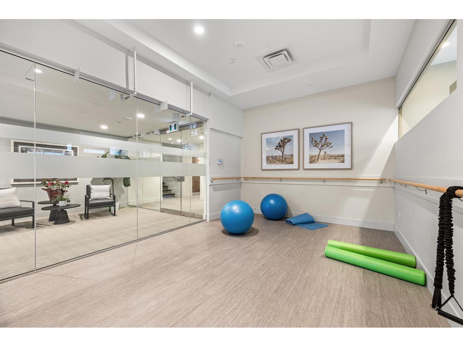 2104 1588 JOHNSTON ROAD, Surrey