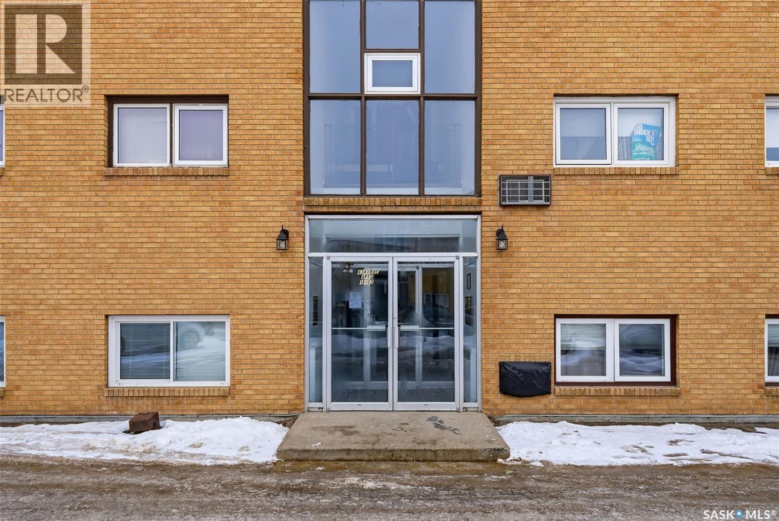 Single Family House Low rise for Sale in   Rae STREET Regina 