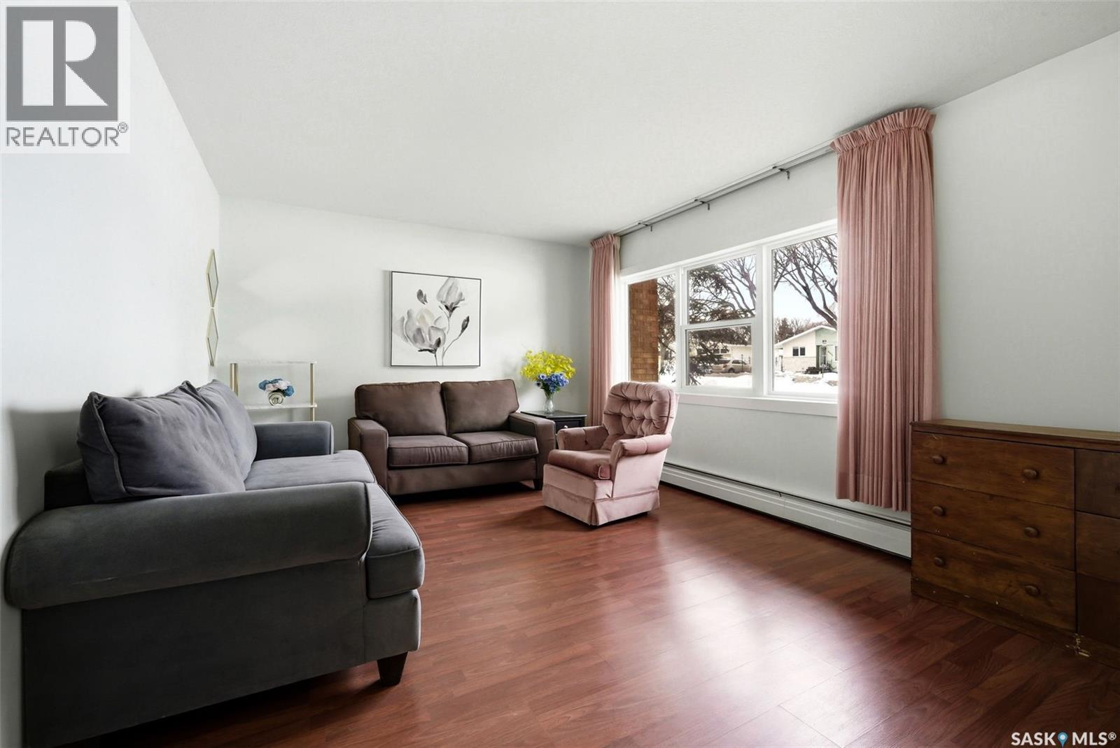 Single Family House Low rise for Sale in   Rae STREET Regina 