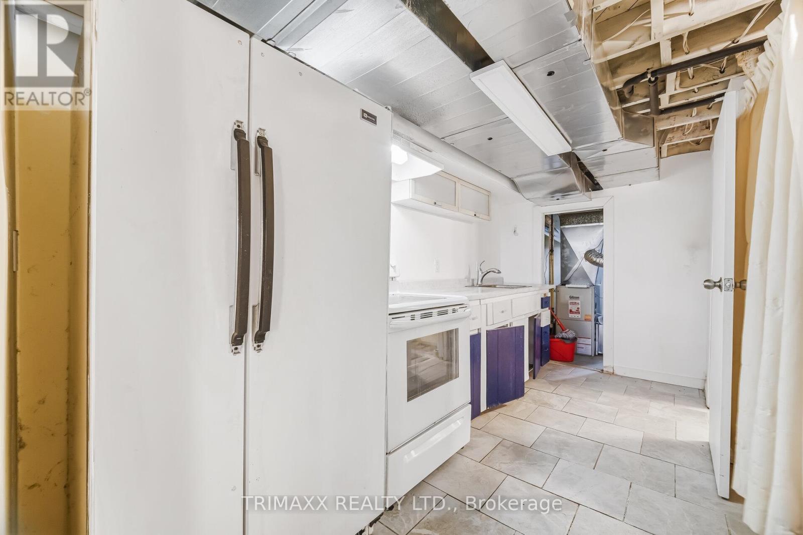 3316 MCLAREN CRESCENT - 26