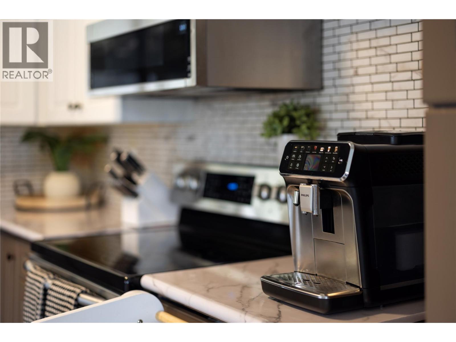 1285 Creekside Road, Kelowna