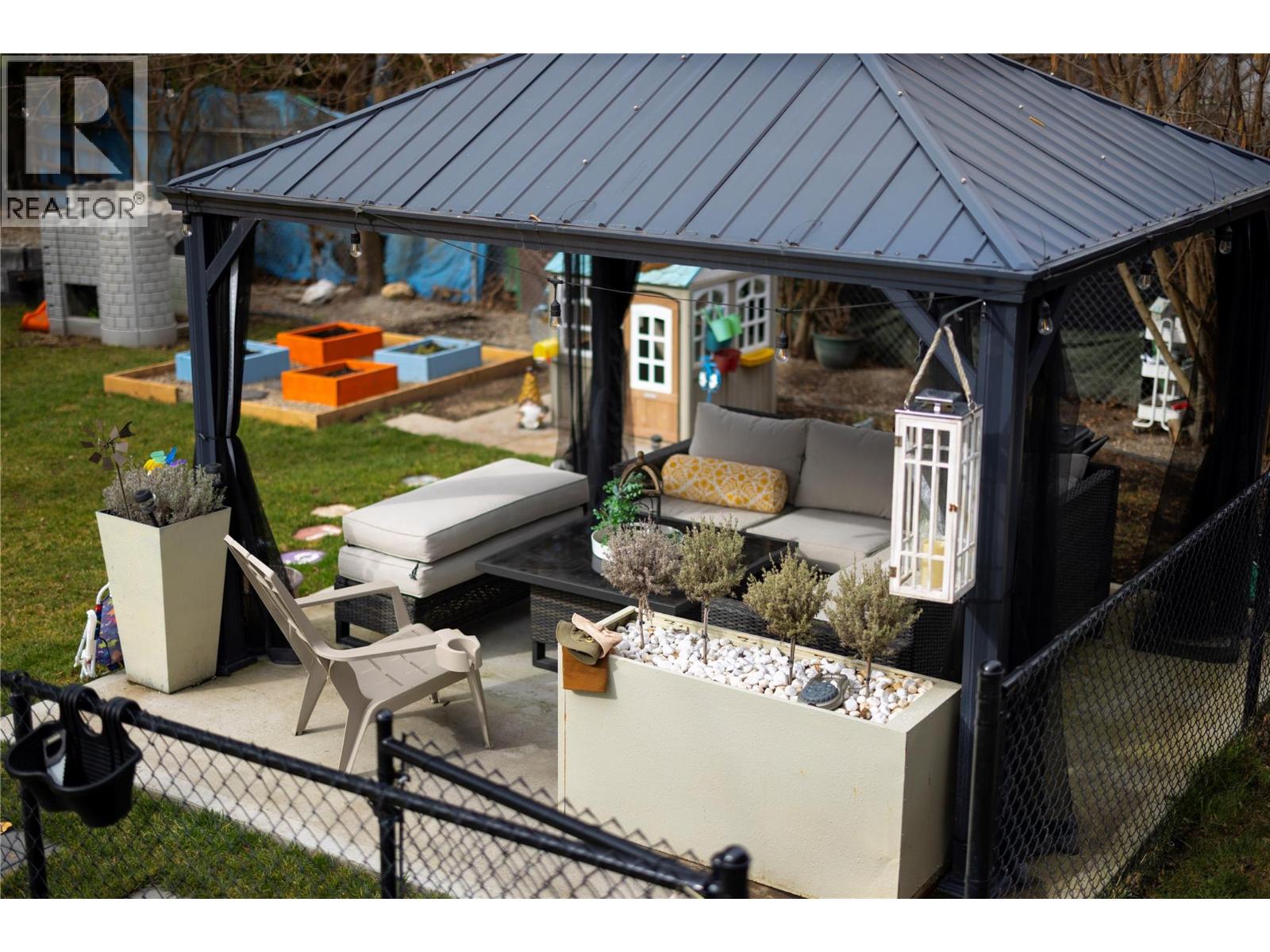 1285 Creekside Road, Kelowna