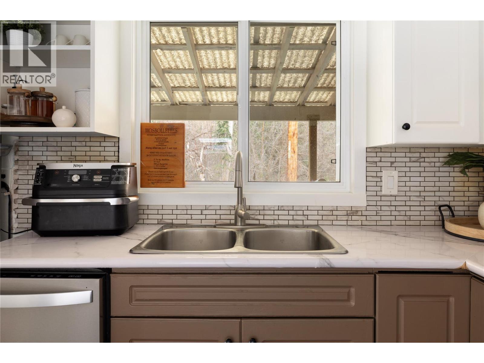 1285 Creekside Road, Kelowna