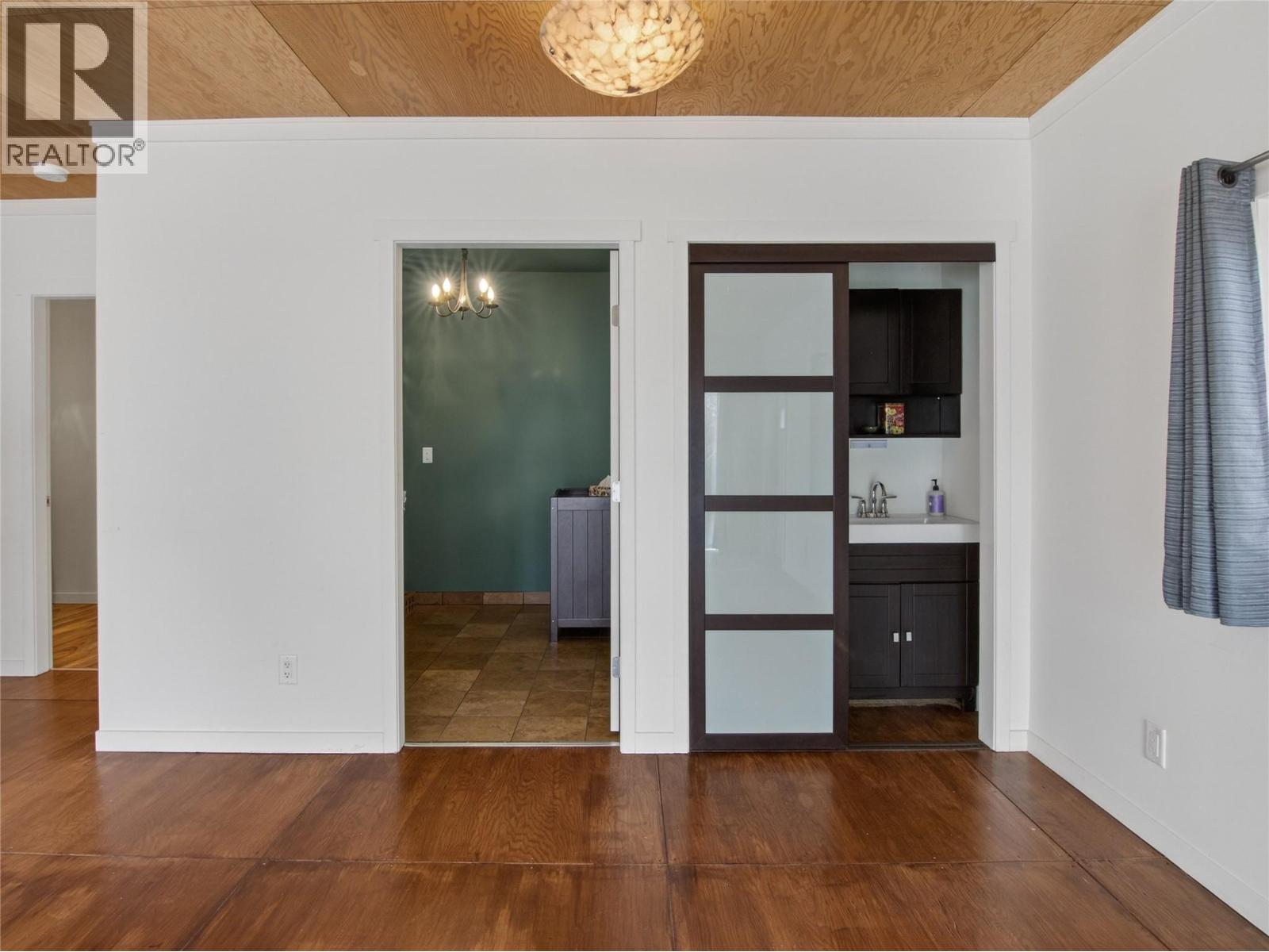 410 Upper Bench Road N, Penticton