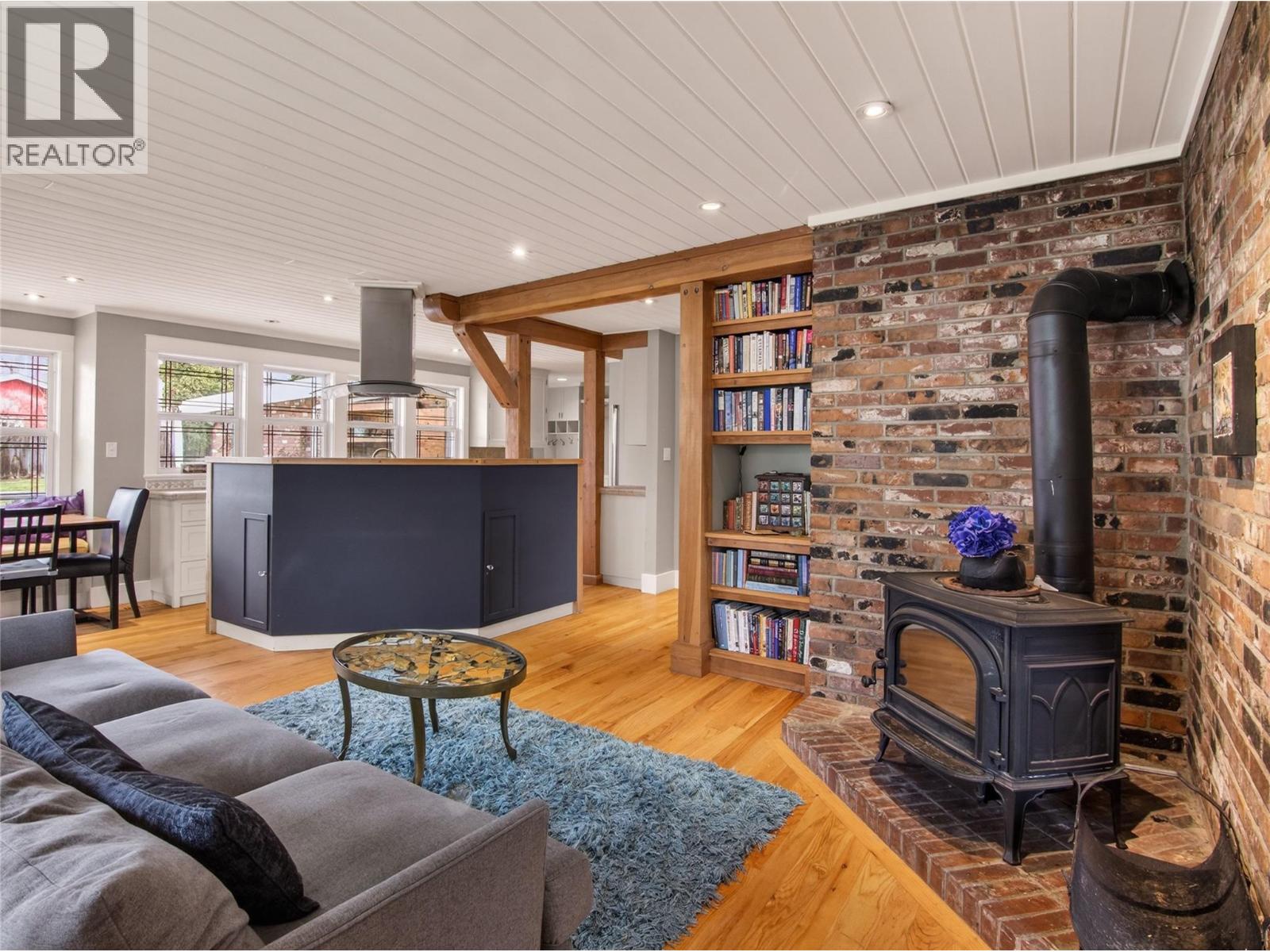 410 Upper Bench Road N, Penticton