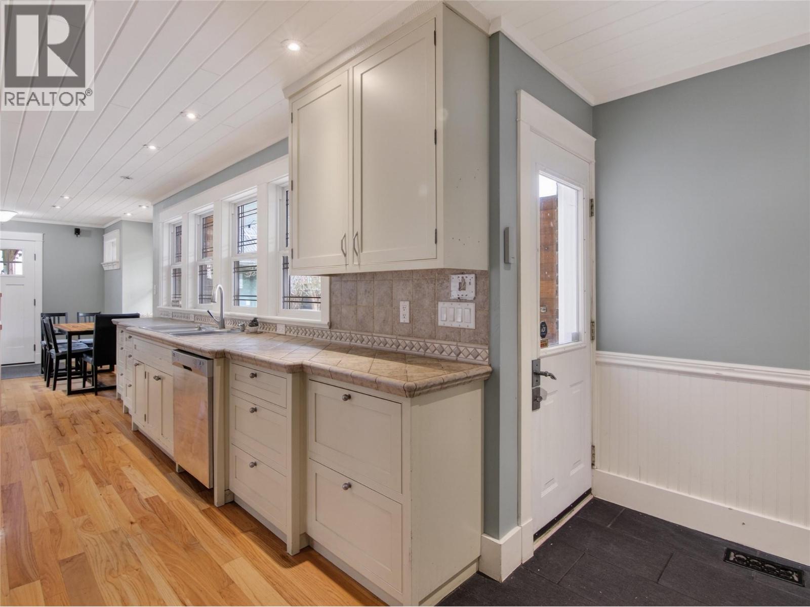 410 Upper Bench Road N, Penticton