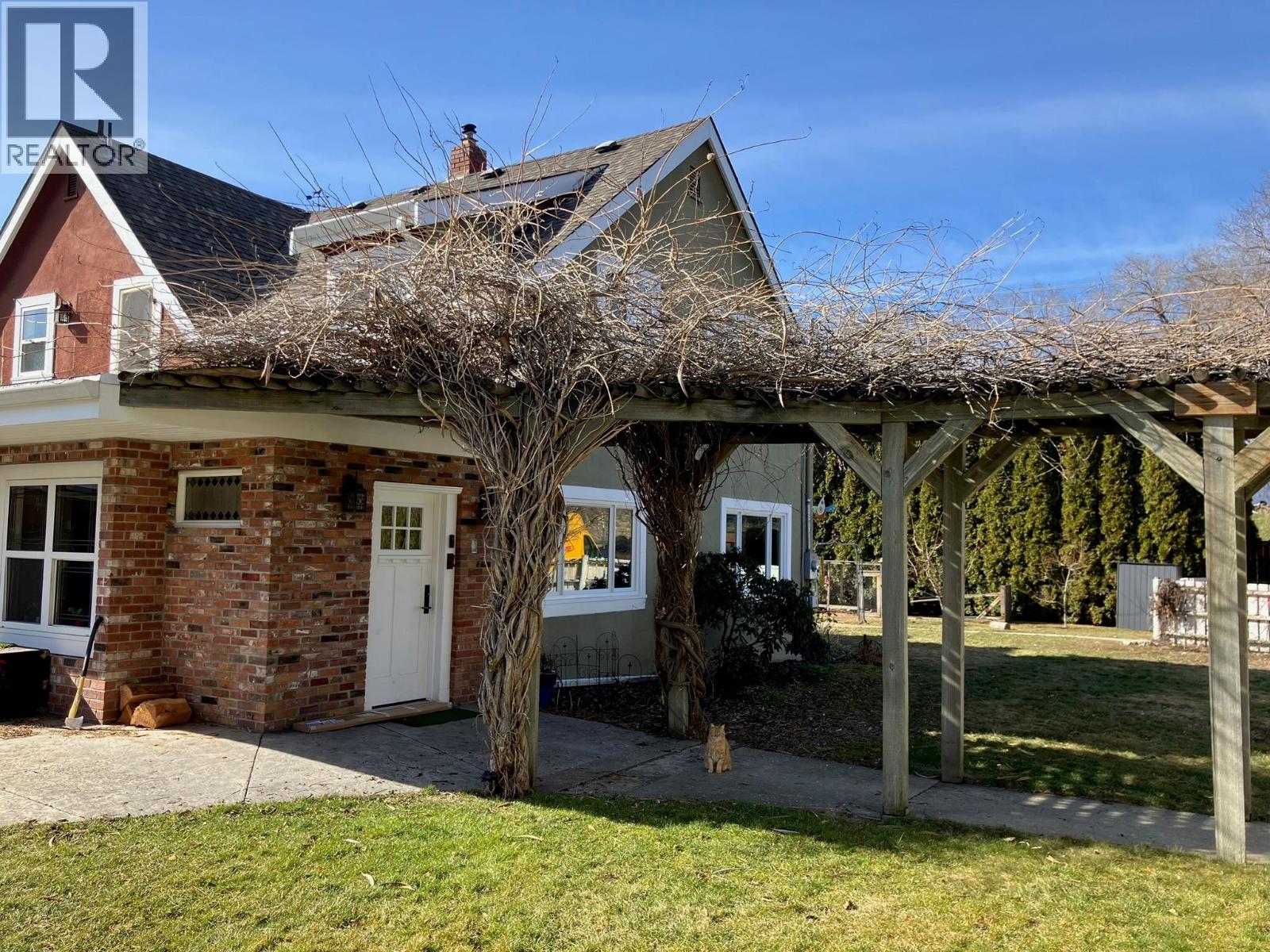 410 Upper Bench Road N, Penticton