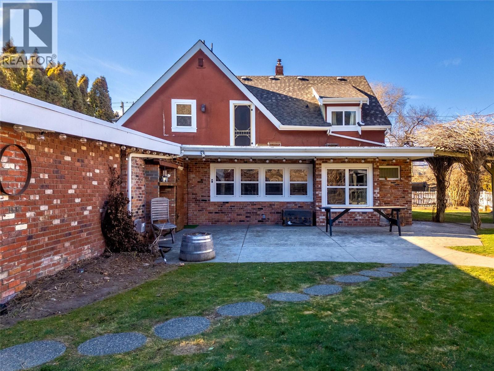 410 Upper Bench Road N, Penticton