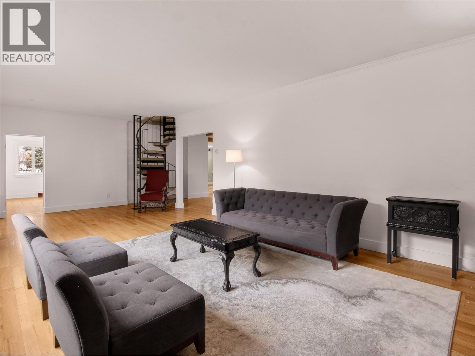 410 Upper Bench Road N, Penticton