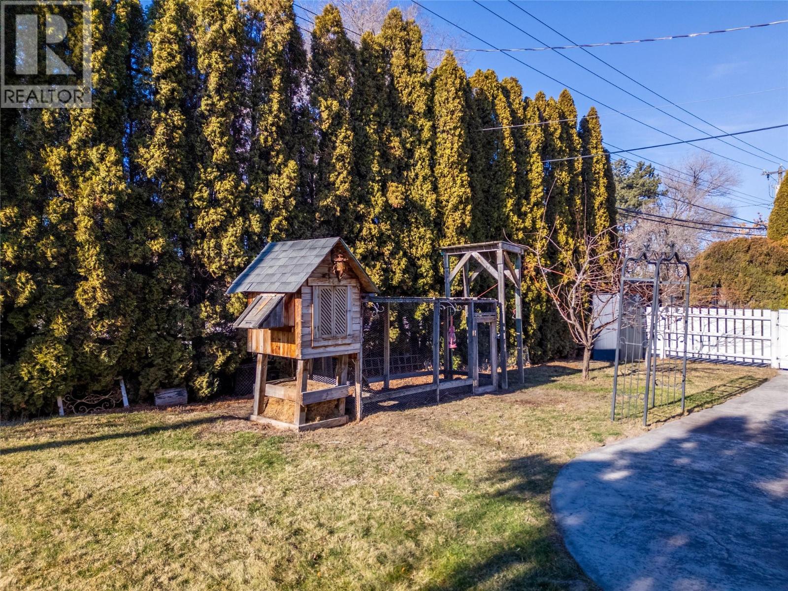 410 Upper Bench Road N, Penticton
