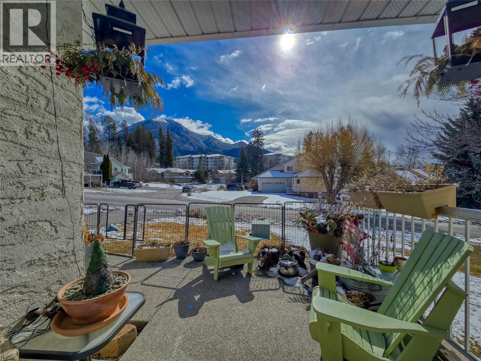 5031 RIVERVIEW Road - 5