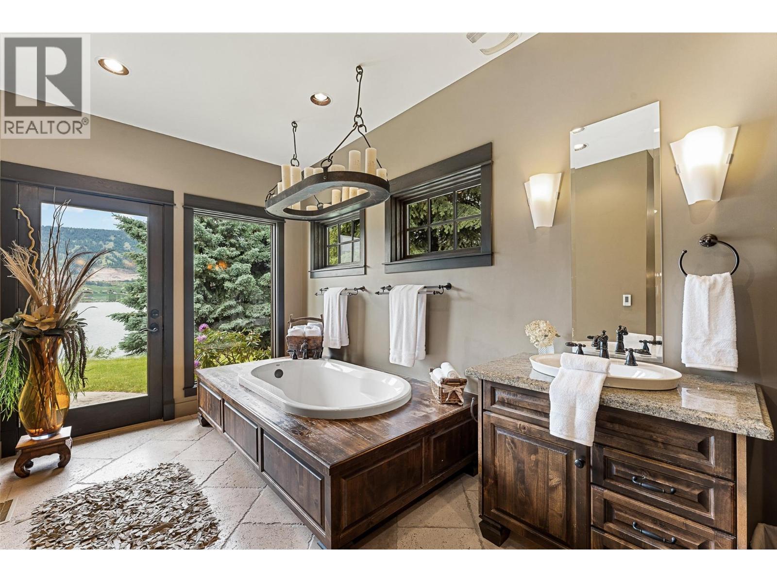 15026 Oyama Road, Lake Country