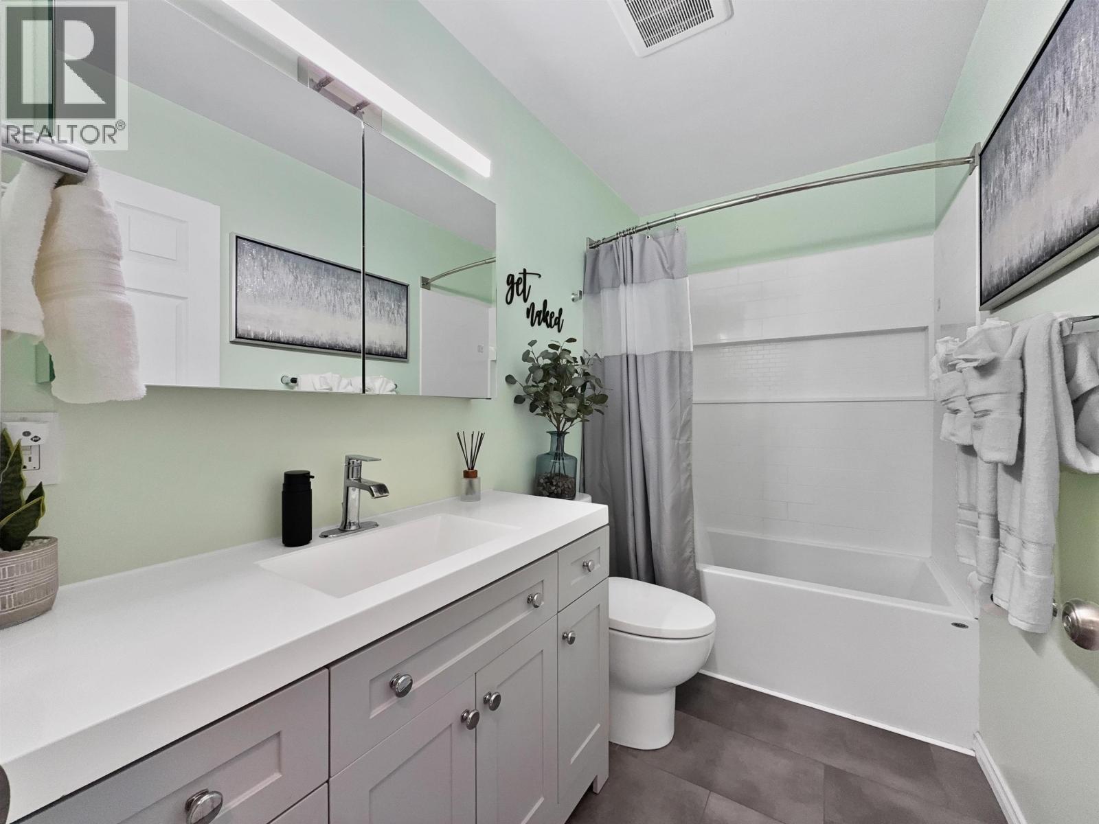 1085 N NINTH AVENUE - 13