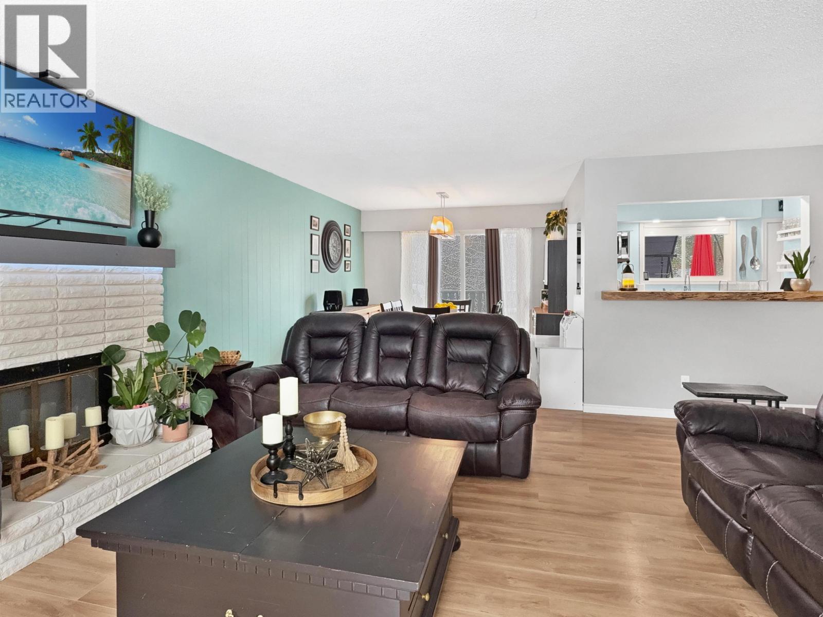 1085 N NINTH AVENUE - 9