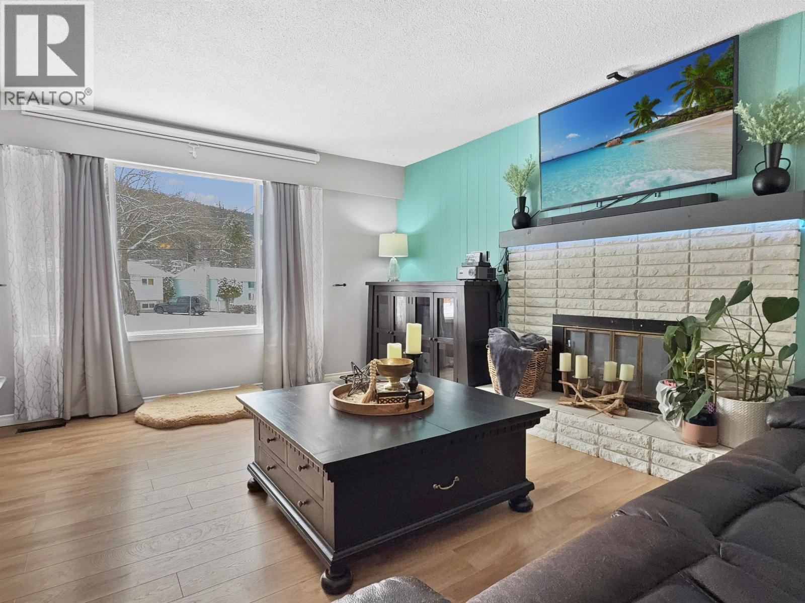 1085 N NINTH AVENUE - 10