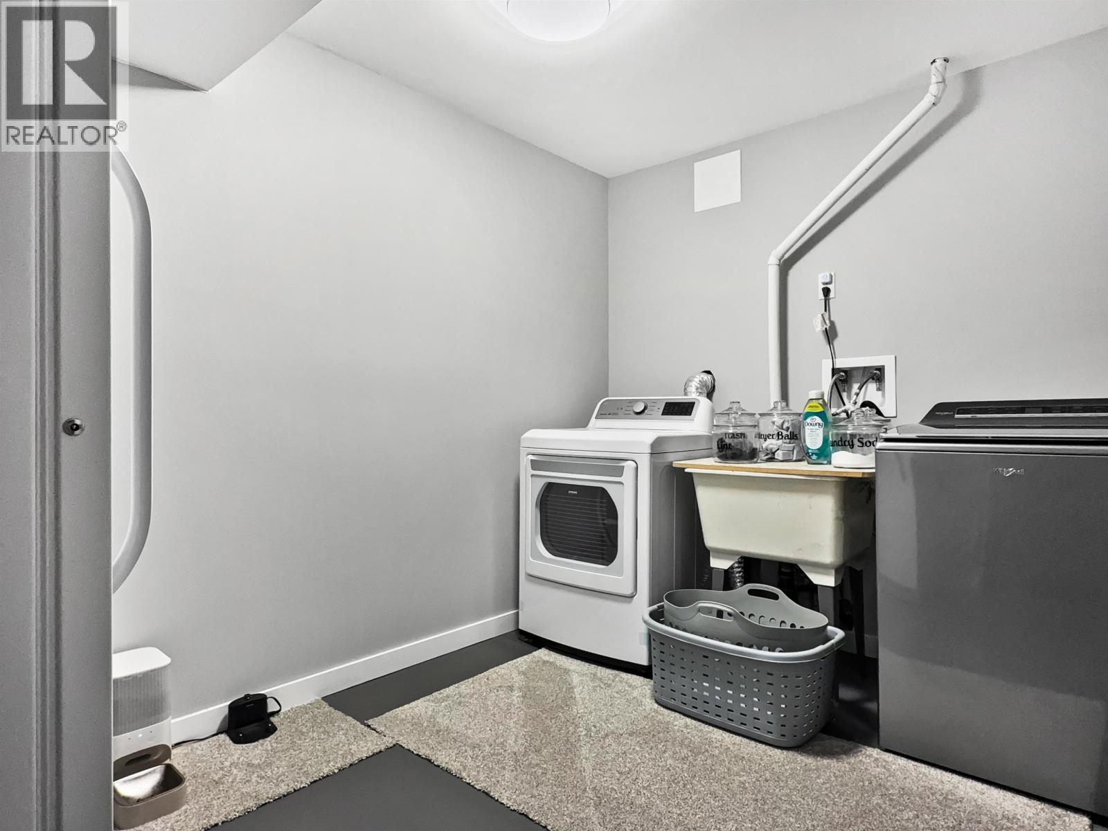 1085 N NINTH AVENUE - 20