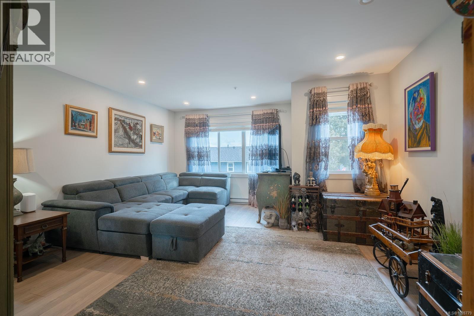 #126 600 NINTH ST - 4