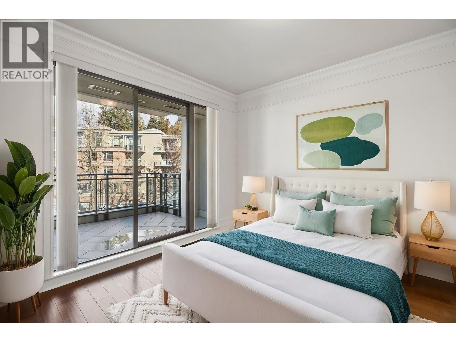 300 533 WATERS EDGE CRESCENT, West Vancouver