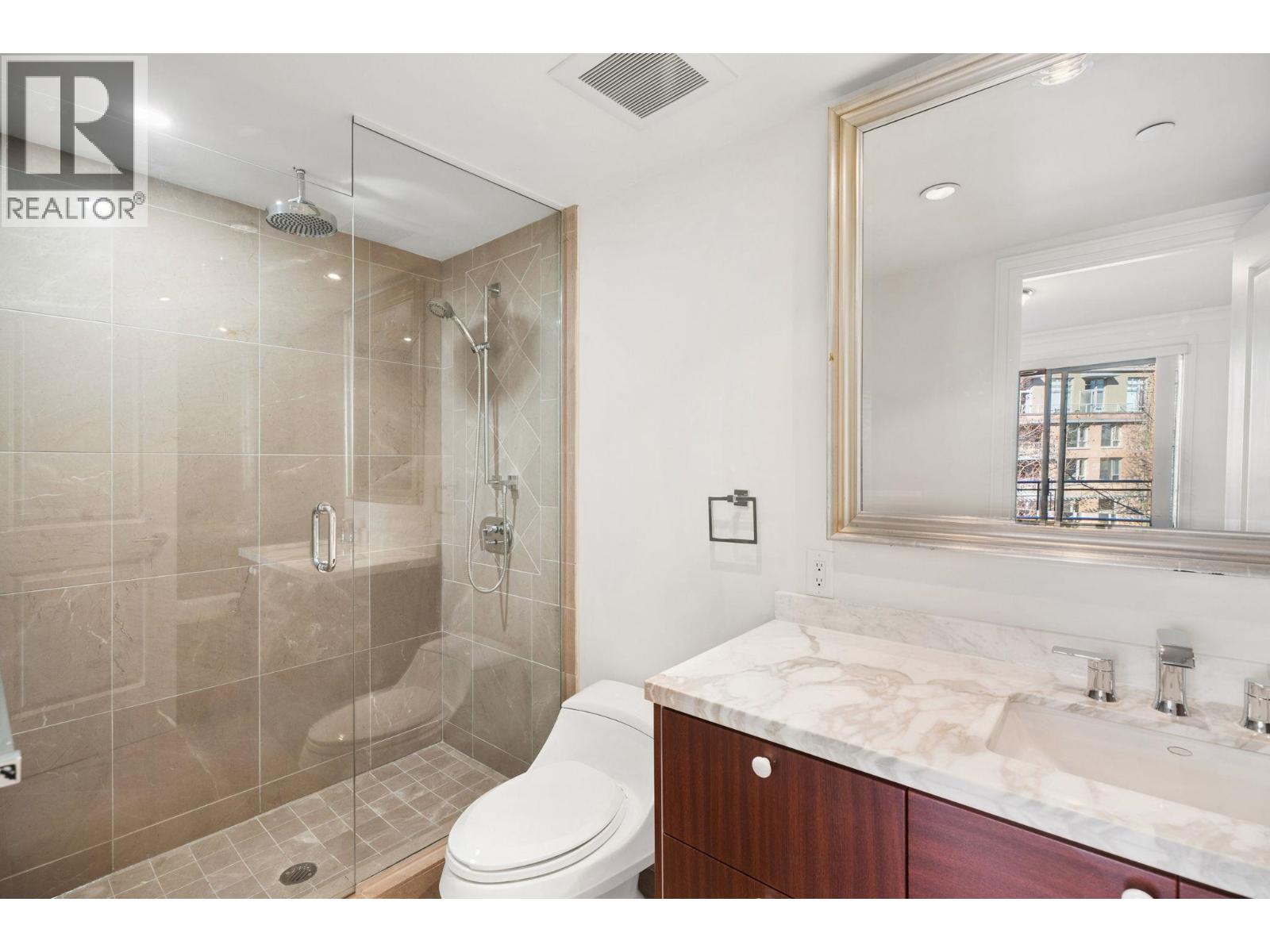 300 533 WATERS EDGE CRESCENT, West Vancouver