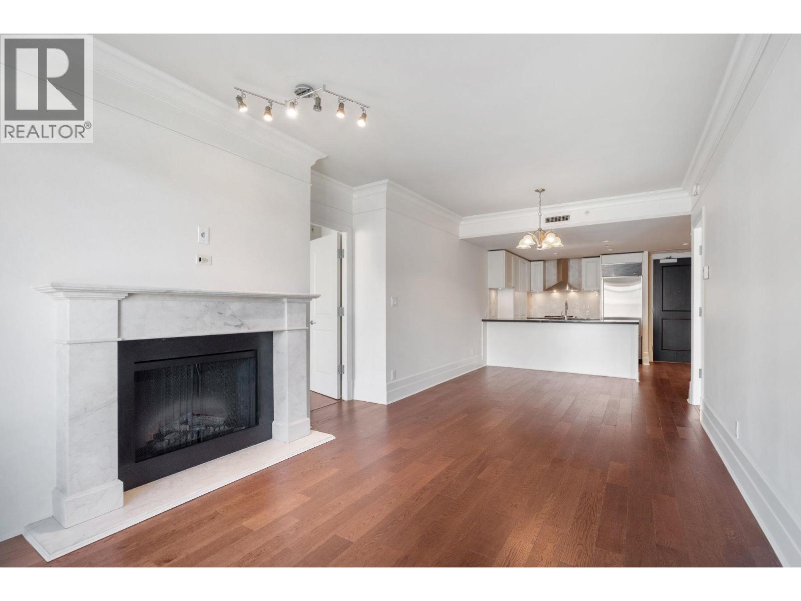 300 533 WATERS EDGE CRESCENT, West Vancouver