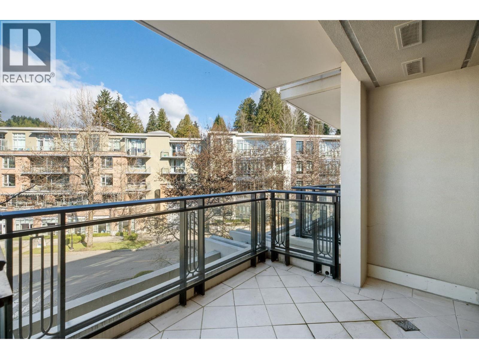 300 533 WATERS EDGE CRESCENT, West Vancouver