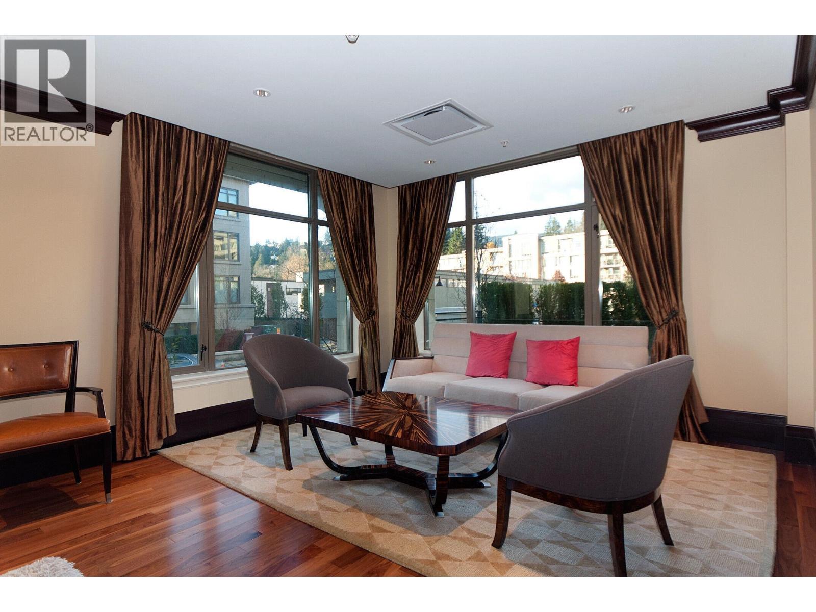 300 533 WATERS EDGE CRESCENT, West Vancouver