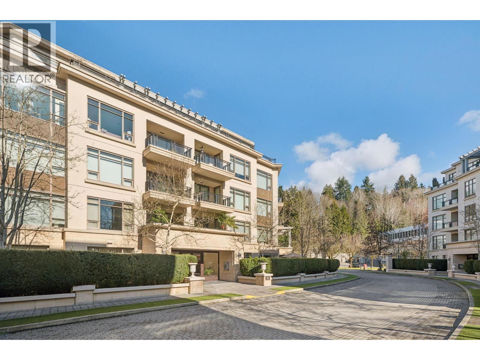 300 533 WATERS EDGE Crescent - photo 2