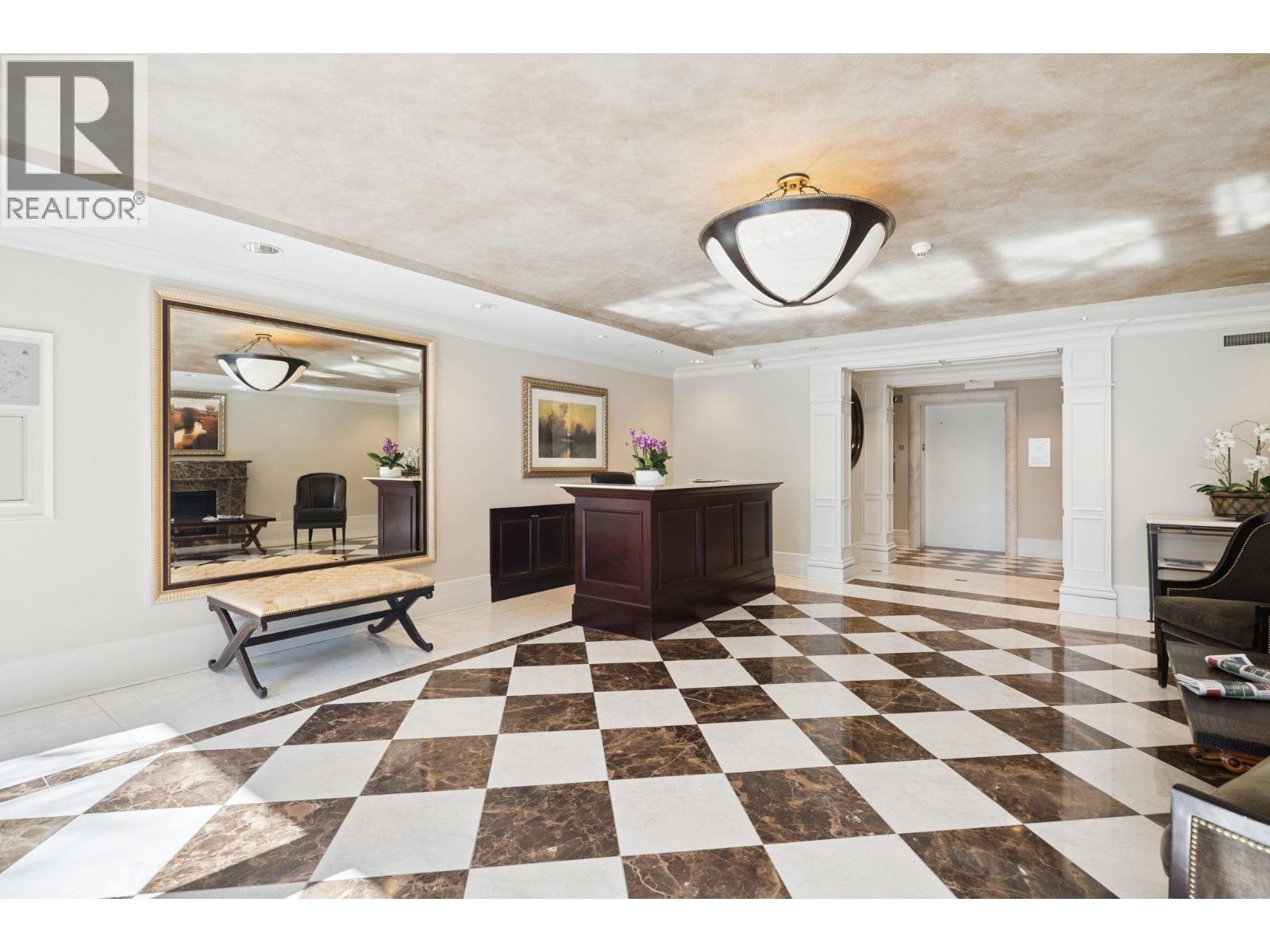 300 533 WATERS EDGE CRESCENT, West Vancouver