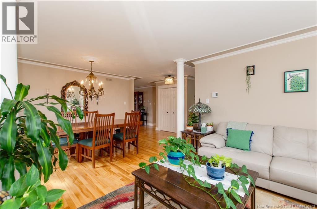 717 Royal Oaks Boulevard - 13