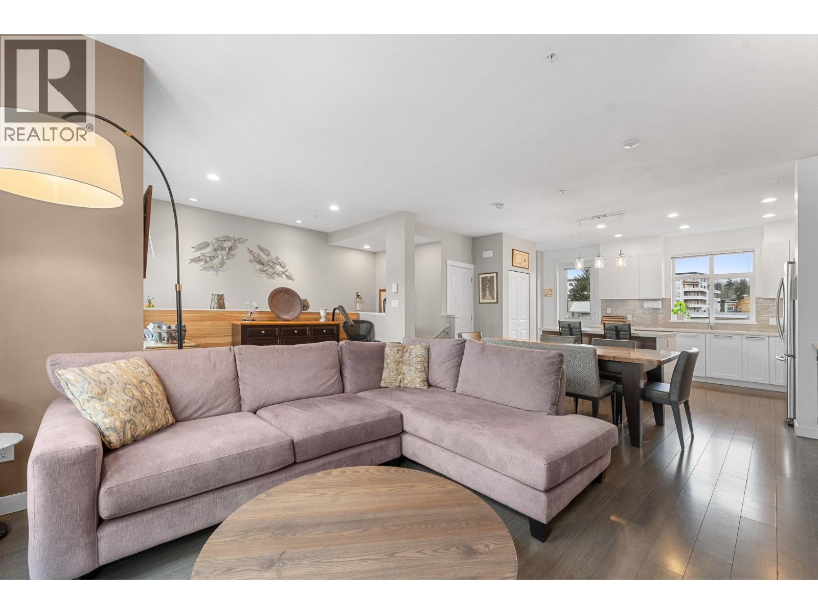 13 39548 LOGGERS LANE, Squamish