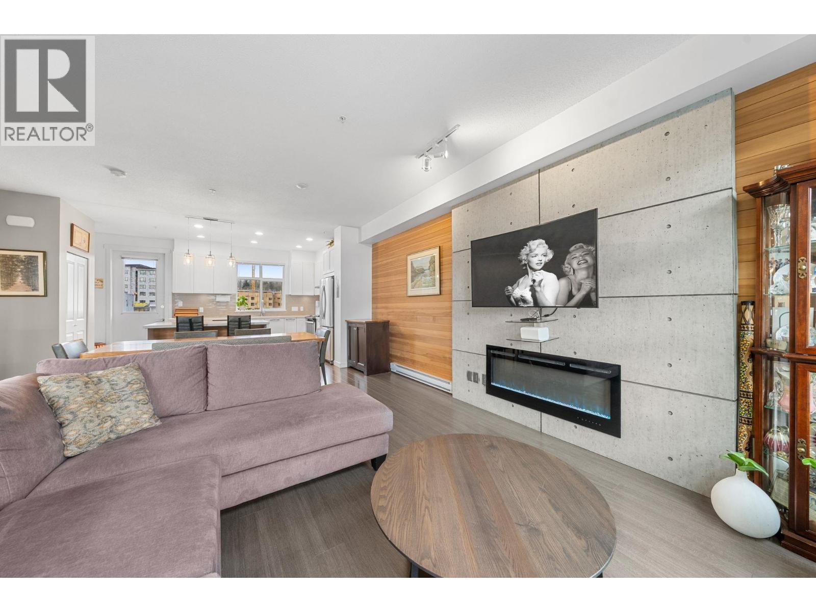 13 39548 LOGGERS LANE, Squamish