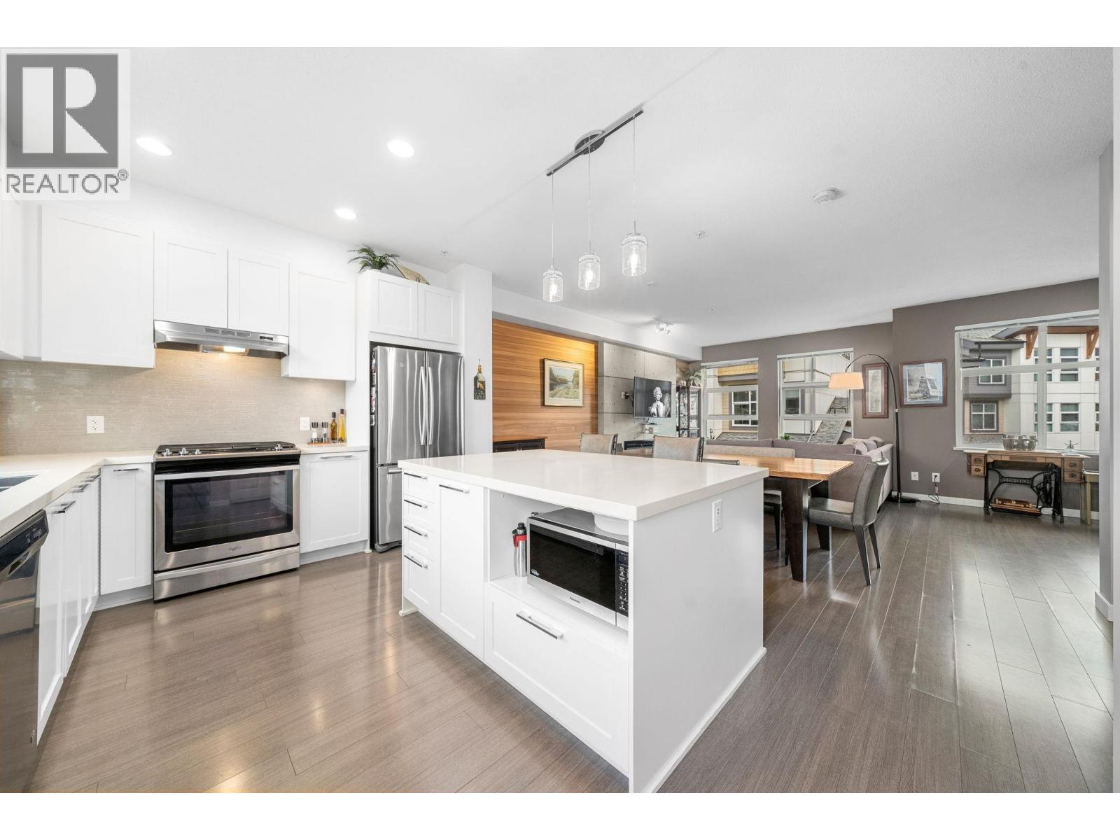 13 39548 LOGGERS LANE, Squamish