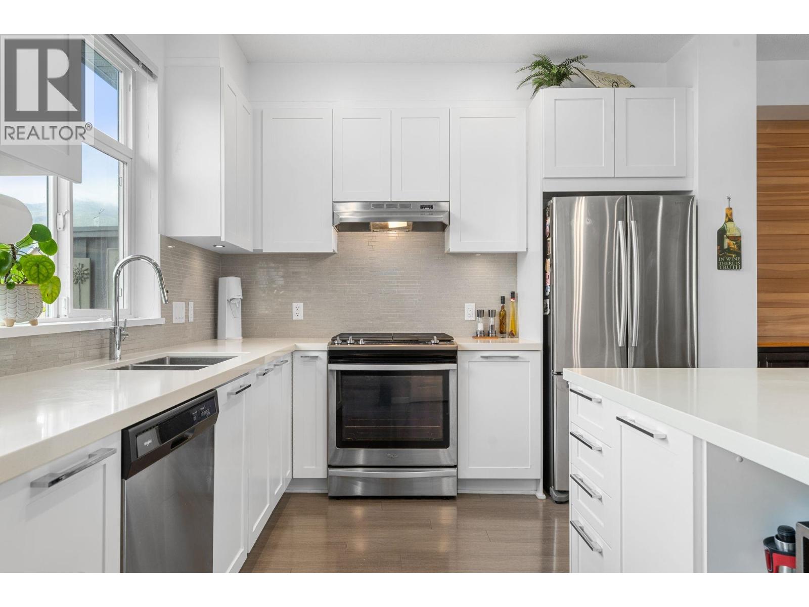 13 39548 LOGGERS LANE, Squamish